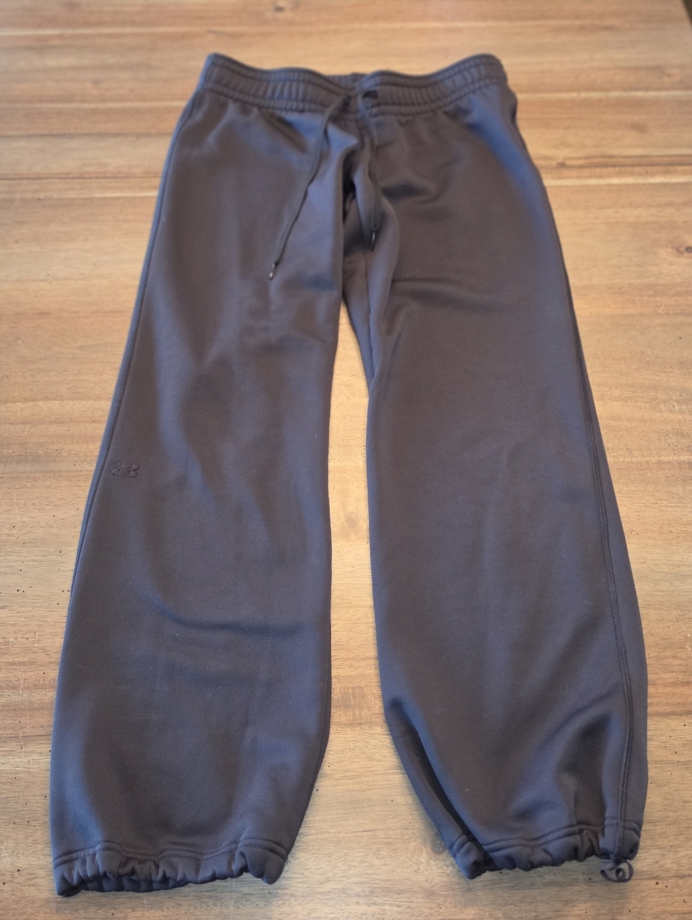 3/20.00. Under Armour Sweats
